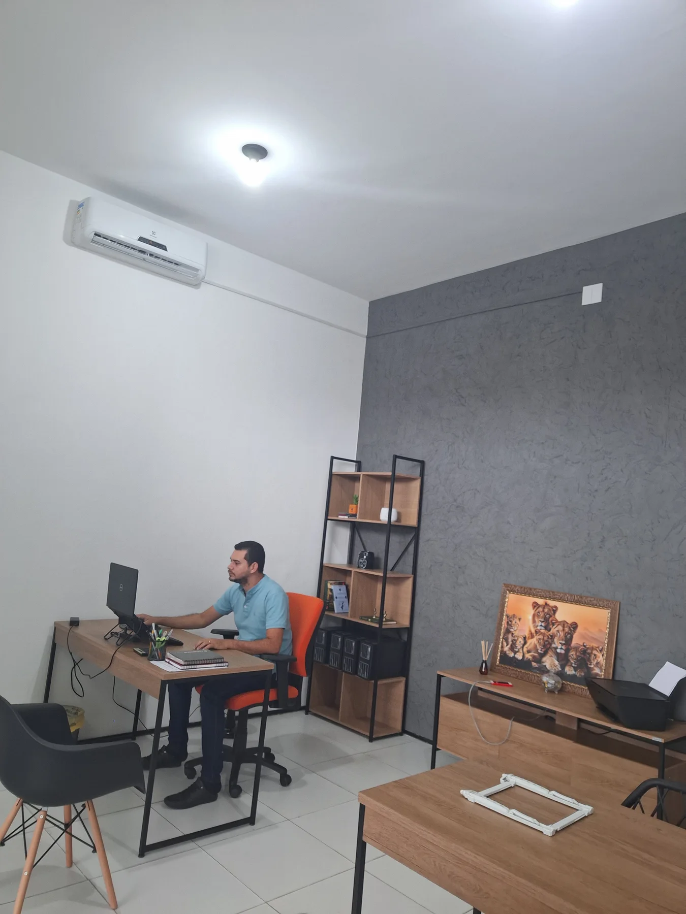 Ambiente interno de atendimento da Oliveira e Brito